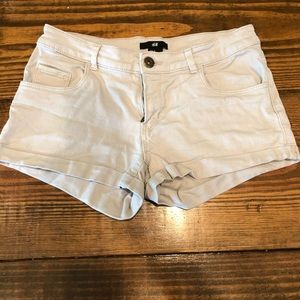 H&M size 4 shorts (no damage)